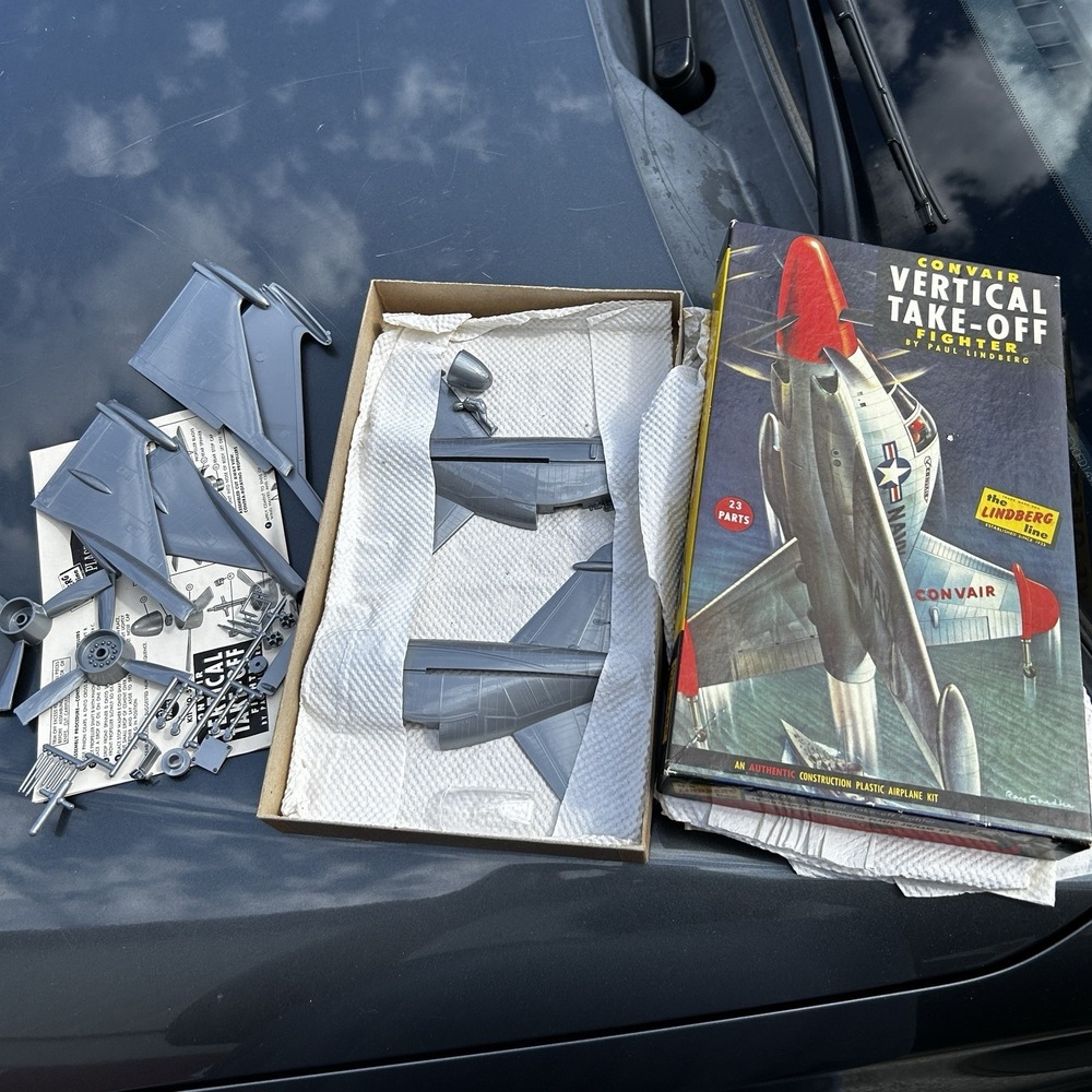 Lindberg Convair Vertical Take-Off Fighter Vintage Kit #526 Opened but complete
